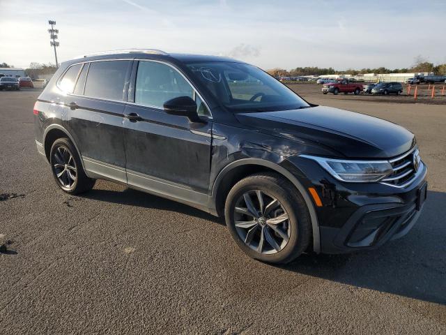  VOLKSWAGEN TIGUAN 2022 Чорний