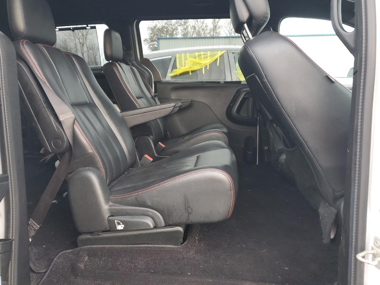 2017 Dodge Caravan - Image 11