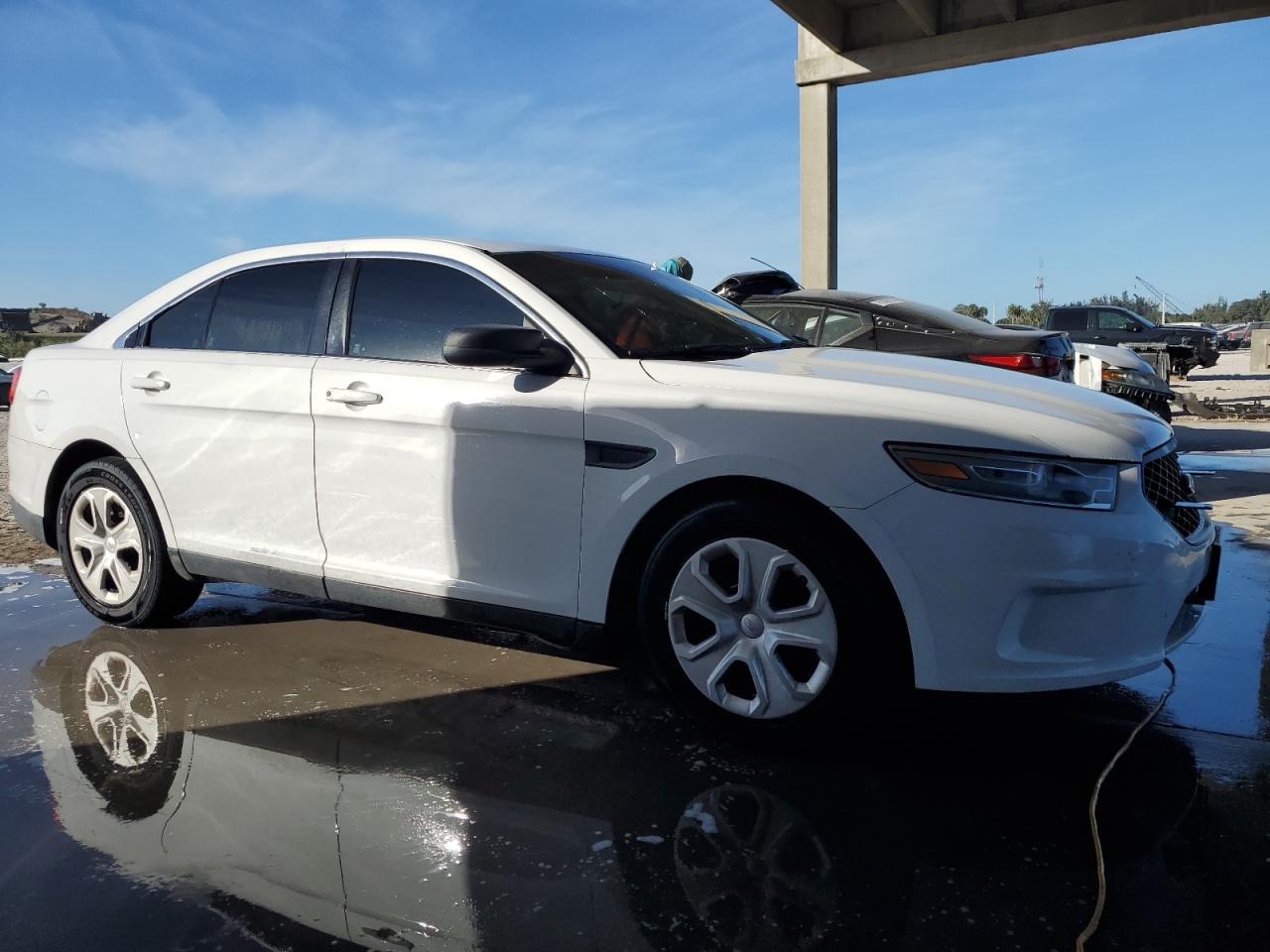 2015 Ford Taurus - Image 4
