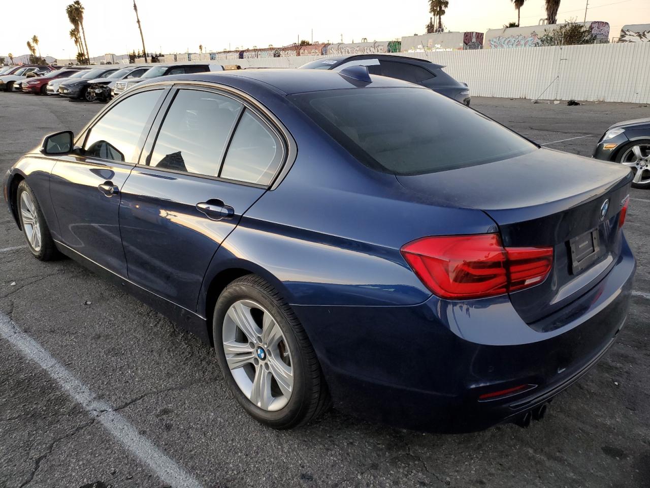 VIN WBA8E9G54GNT86944 2016 BMW 3 SERIES no.2