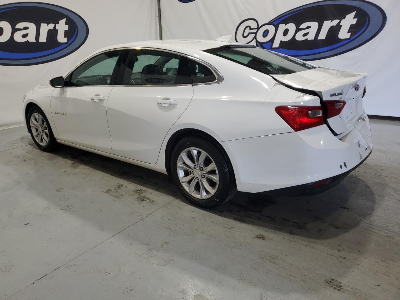 2023 Chevrolet Malibu - Image 2