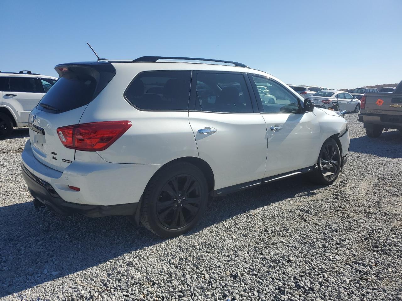 2018 Nissan Pathfinder - Image 3