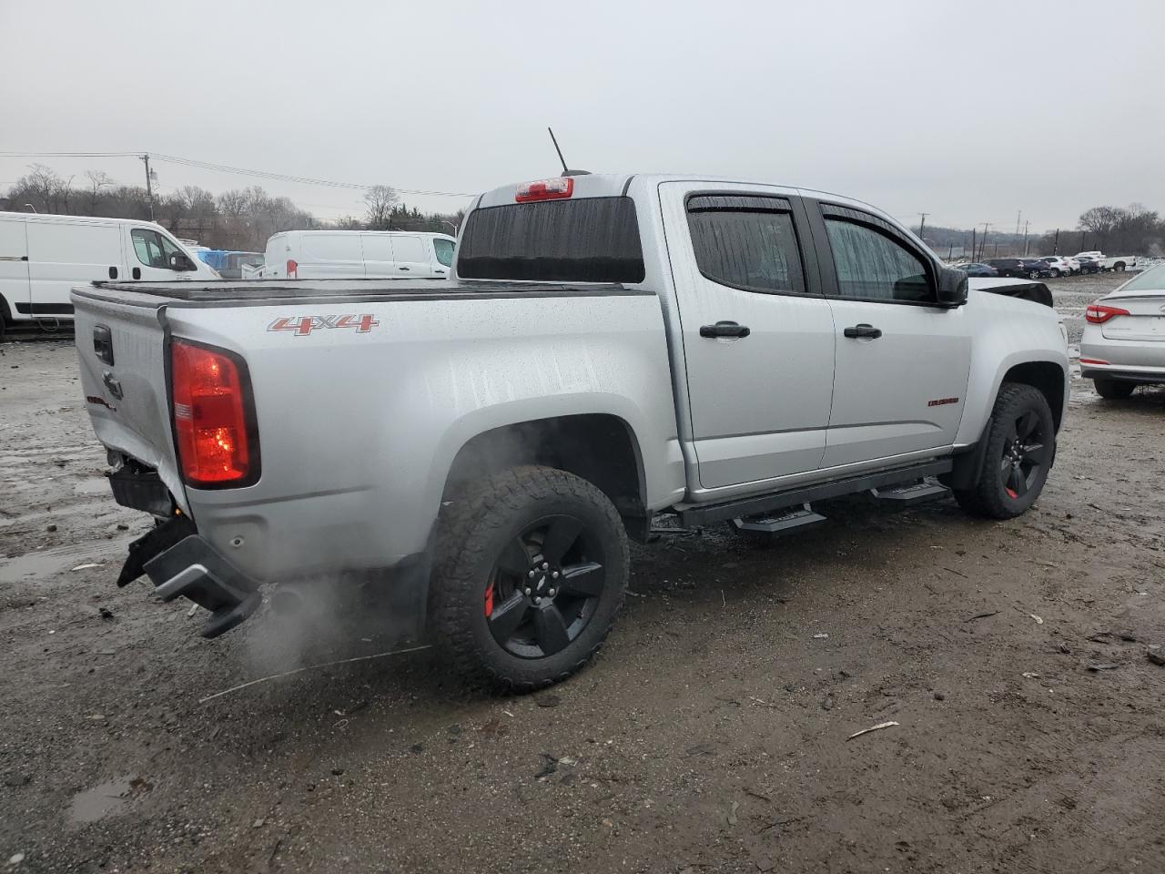 VIN 1GCGTCEN1H1332885 2017 CHEVROLET COLORADO no.3