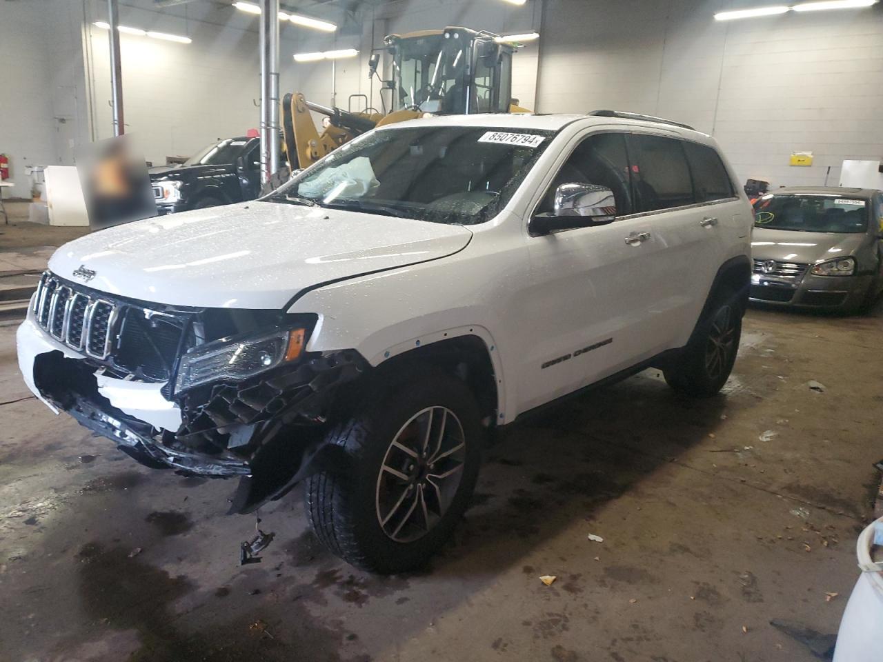 1C4RJFBG0JC418608 2018 JEEP GRAND CHEROKEE - Image 1