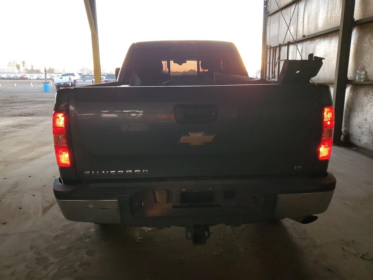 2007 Chevrolet Silverado - Image 6