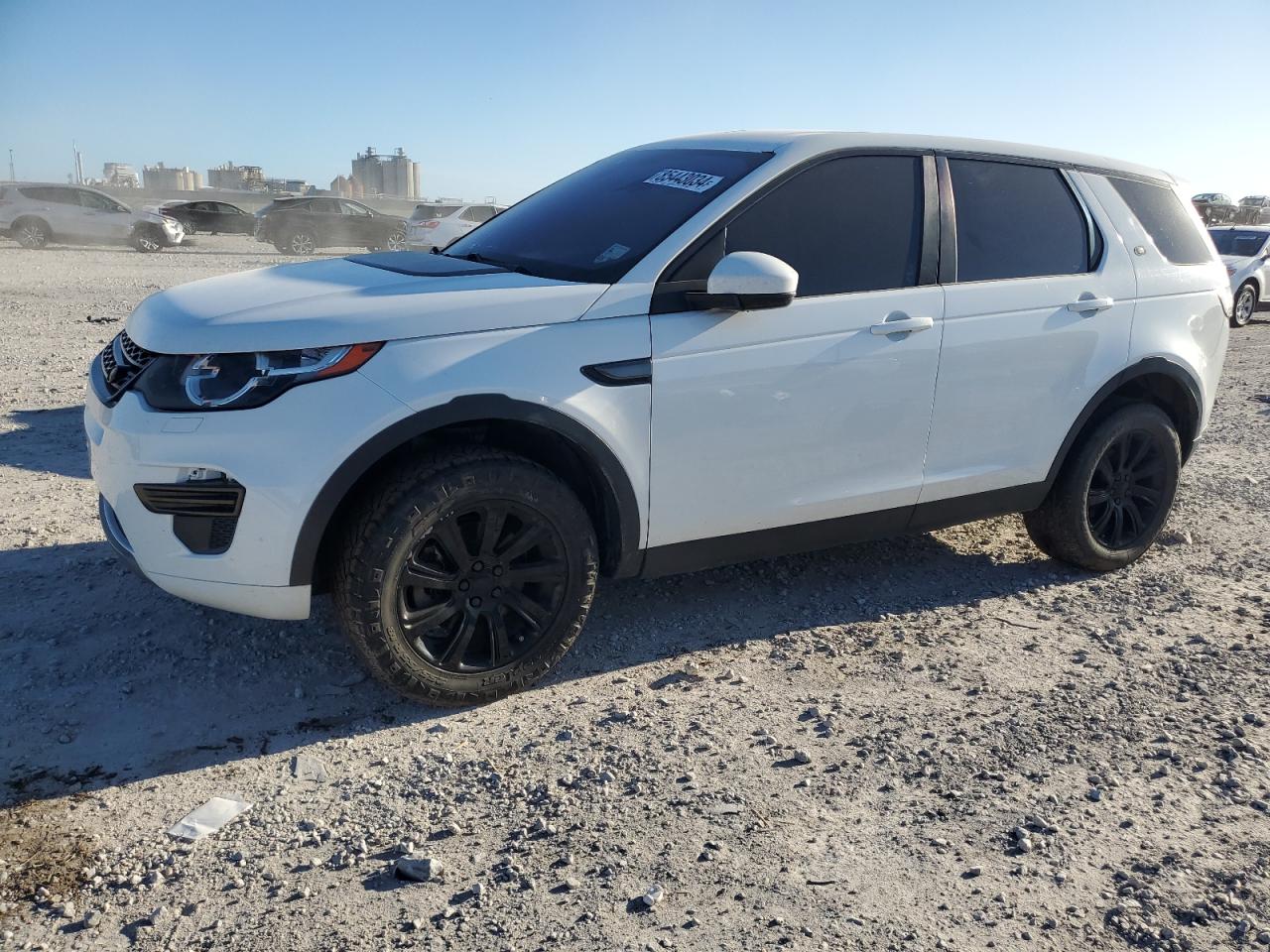 2017 Land Rover Discovery - Image 1