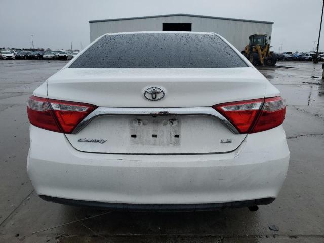  TOYOTA CAMRY 2015 Biały