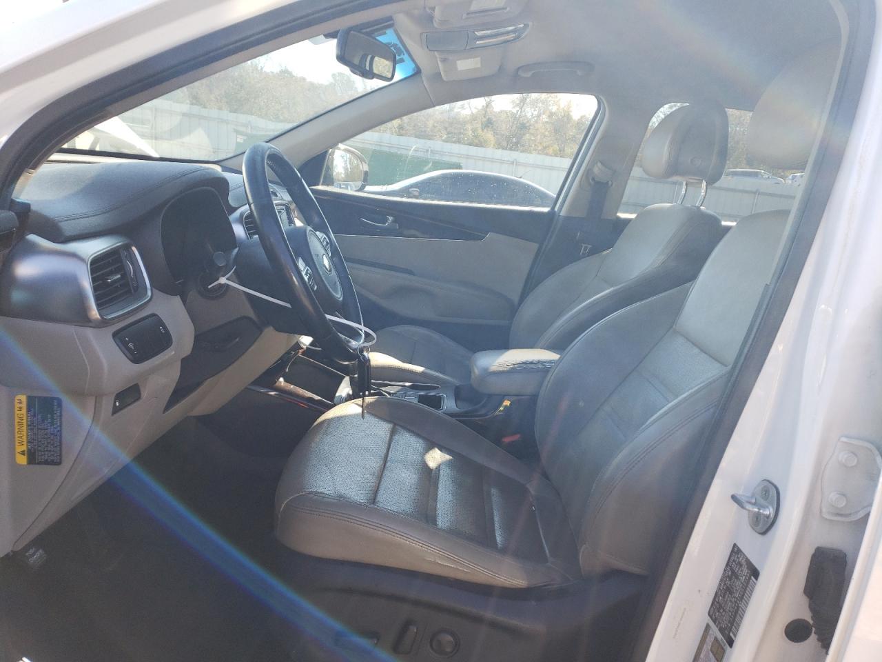 2016 Kia Sorento - Image 7