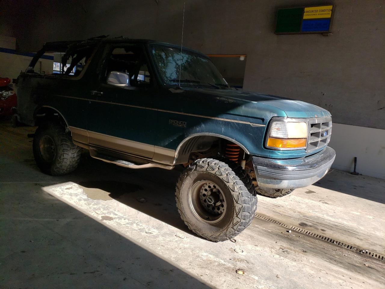 1996 Ford Bronco - Image 4