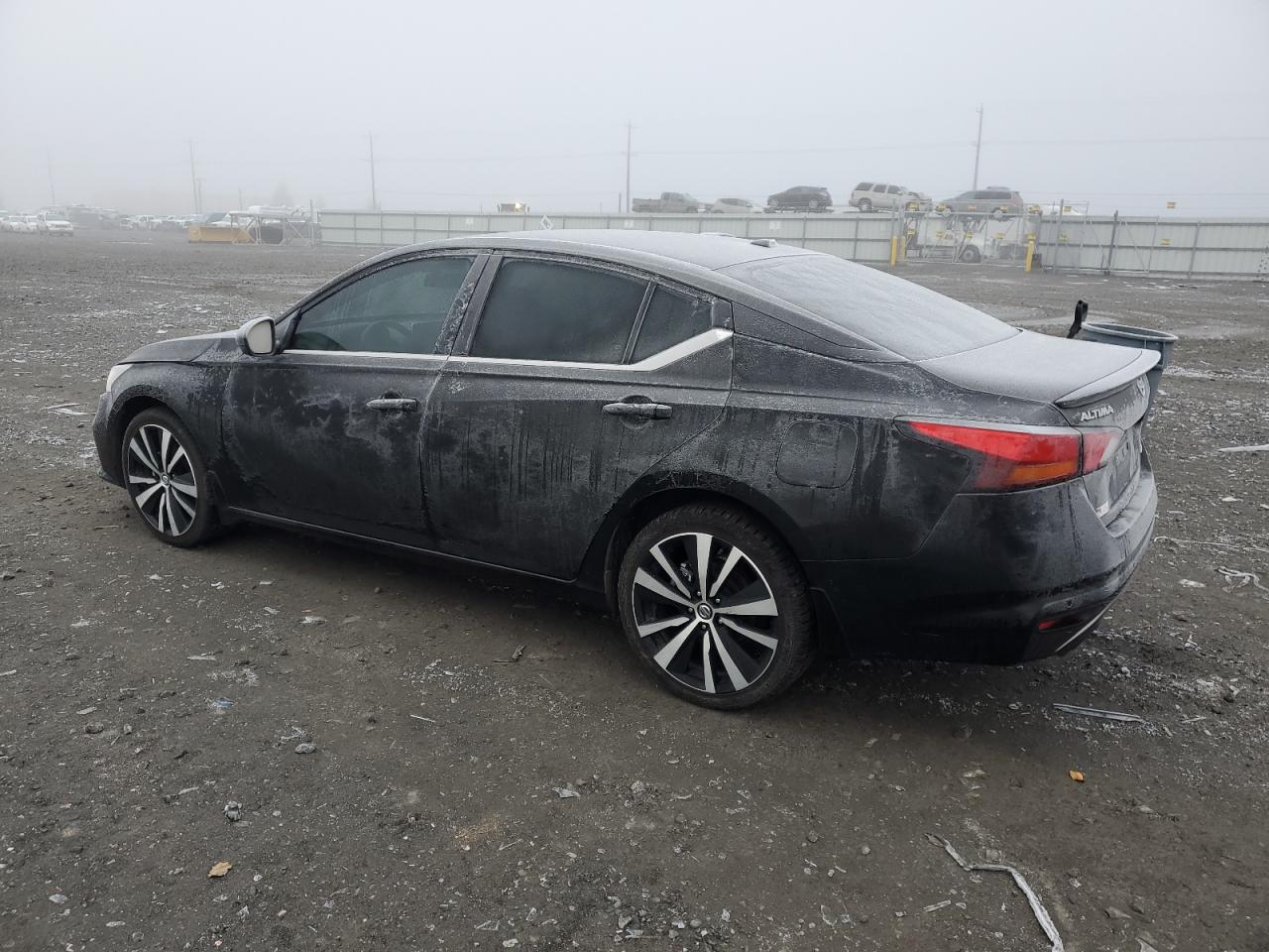 2021 Nissan Altima - Image 2