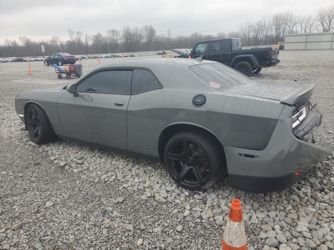 2C3CDZBT8KH663221 2019 DODGE CHALLENGER - Image 2