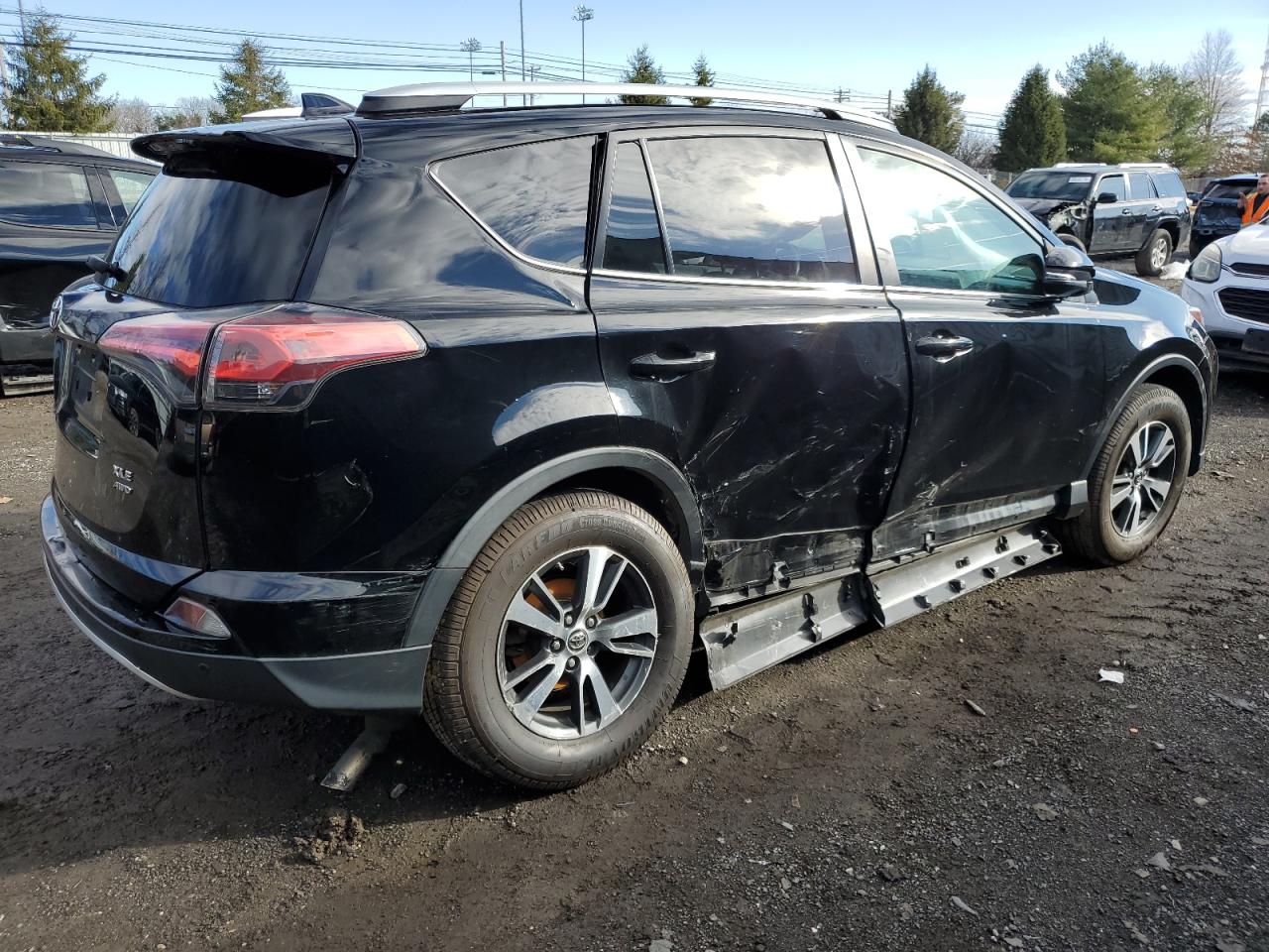 VIN 2T3RFREV3GW438998 2016 TOYOTA RAV4 no.3