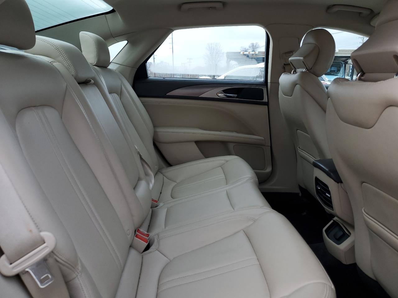 2017 Lincoln MKZ - Image 10