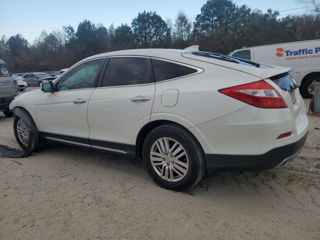 2015 Honda Crosstour - Image 2