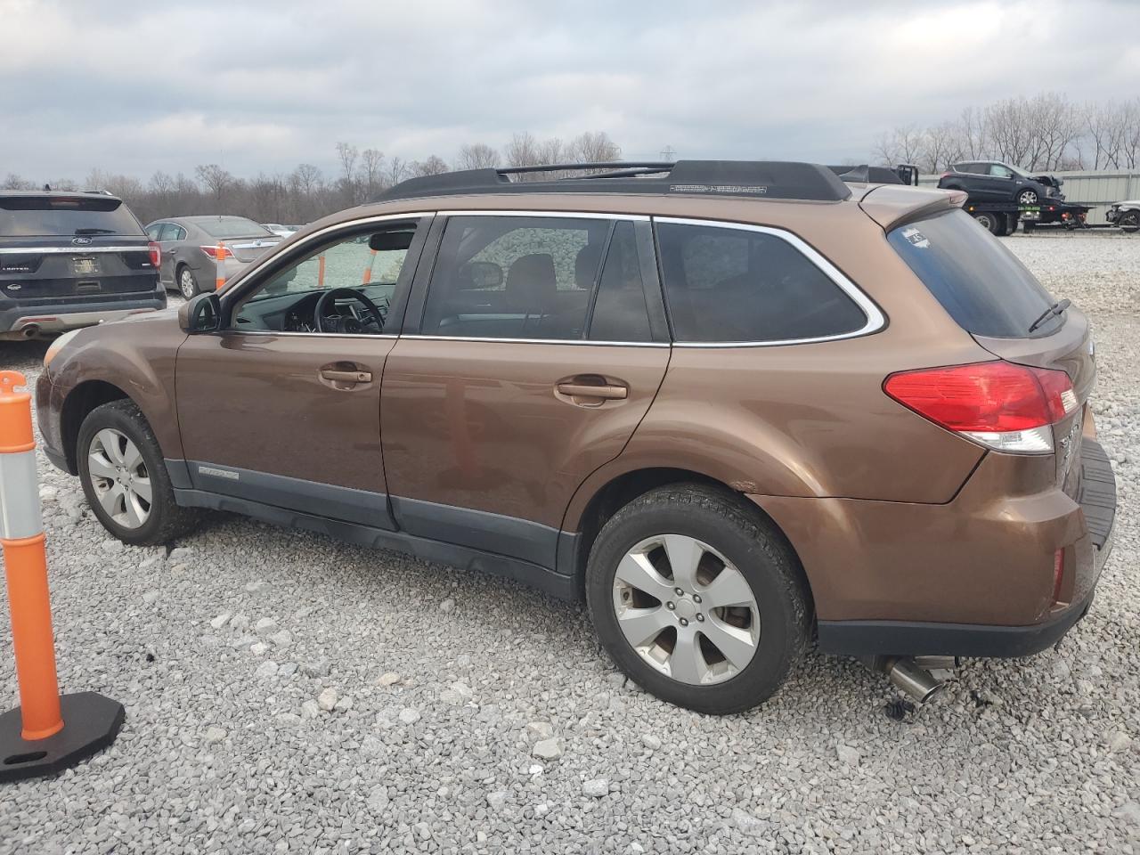 2011 Subaru Outback - Image 2