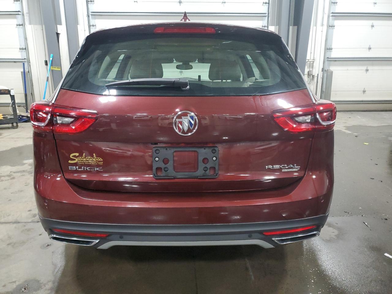 2018 Buick Regal Tourx Essence VIN: W04GV8SX0J1161401 Lot: 83756704