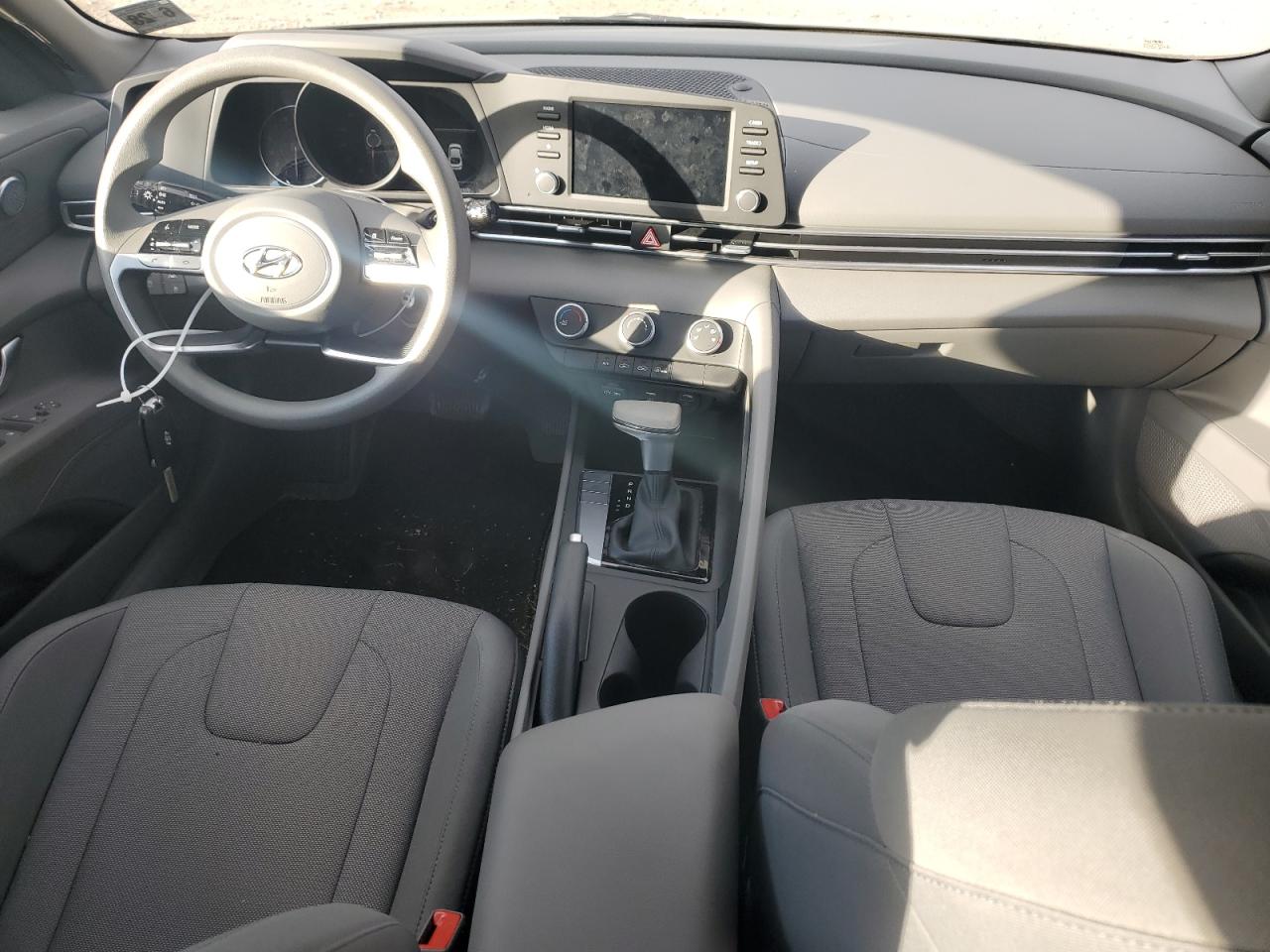 2023 Hyundai Elantra - Image 8