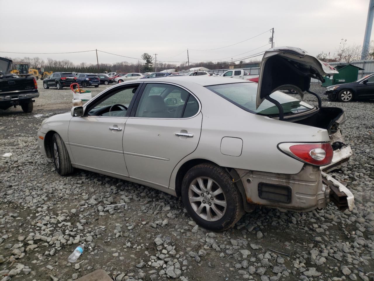 2002 Lexus ES - Image 2