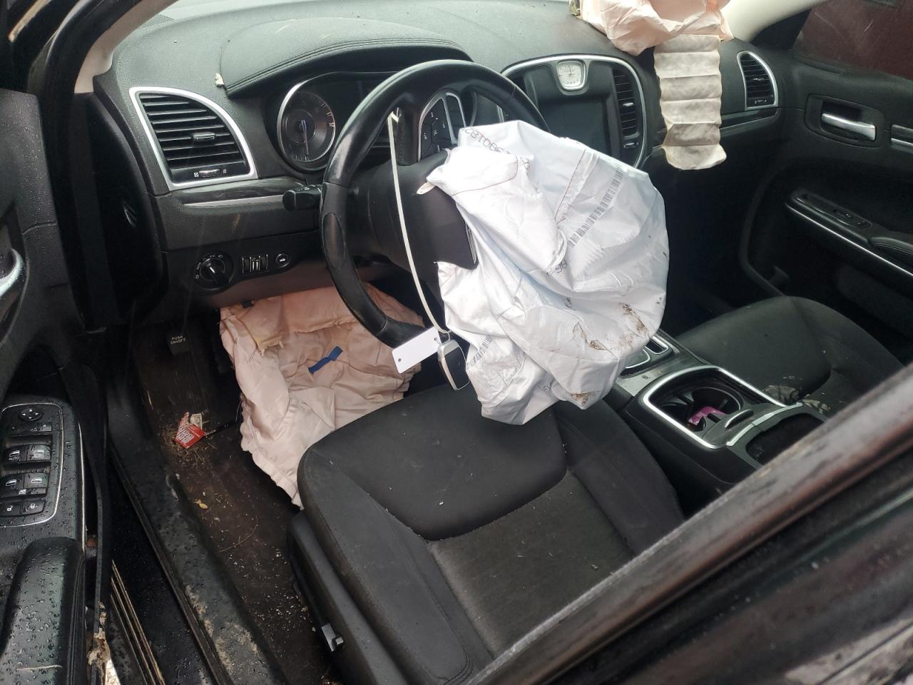 2018 Chrysler 300 - Image 8