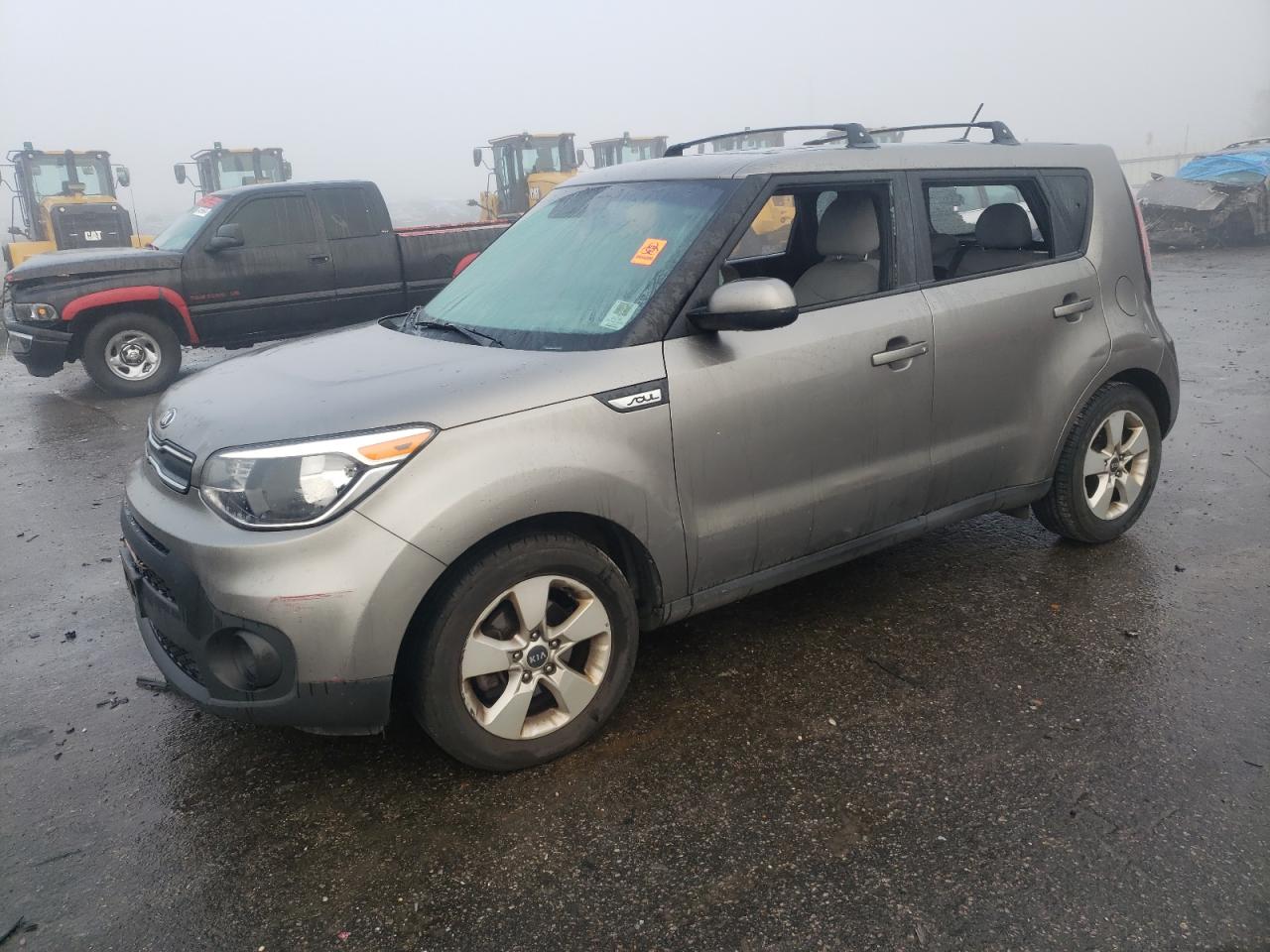 VIN KNDJN2A2XJ7566676 2018 KIA SOUL no.1