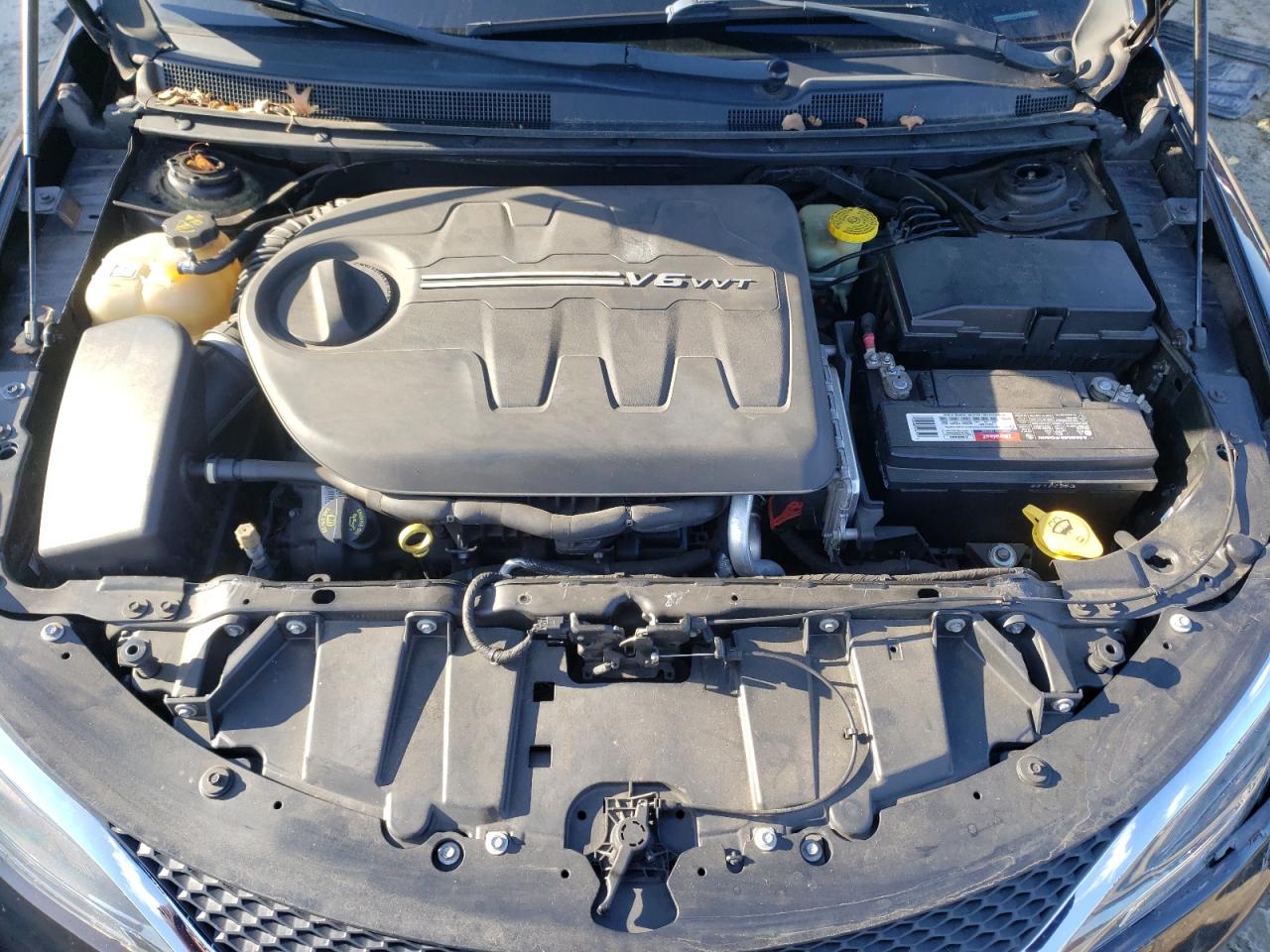 2015 Chrysler 200 - Image 11