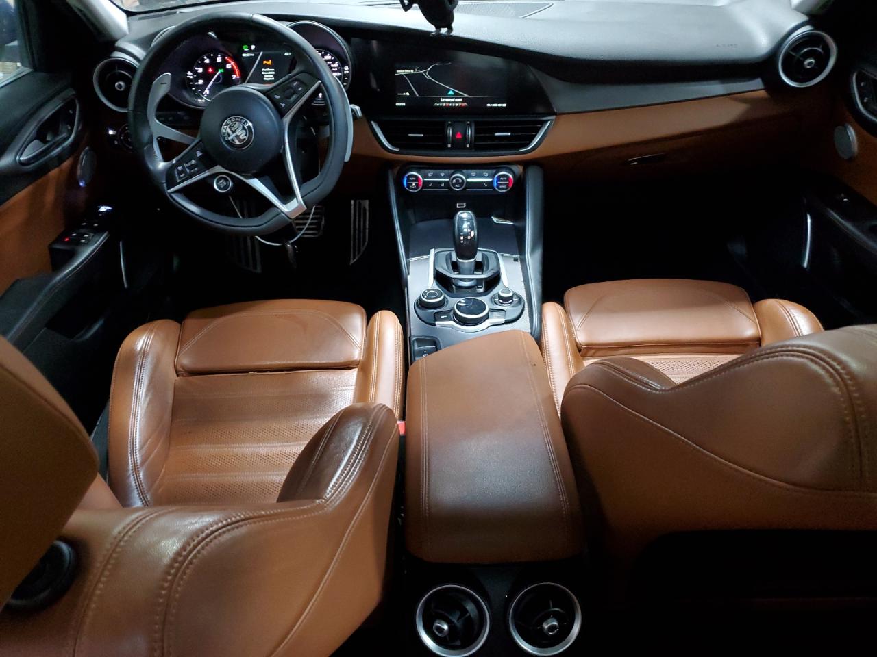 2018 Alfa Romeo Giulia - Image 8
