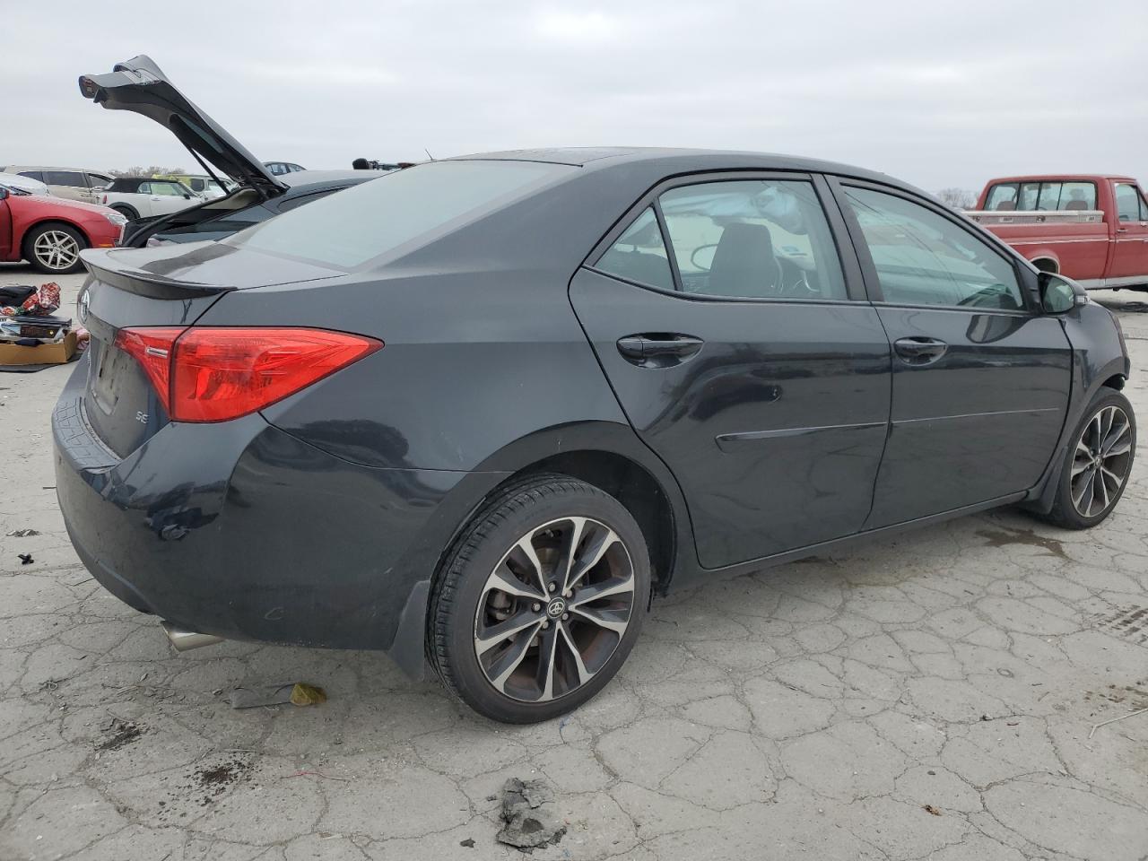 VIN 2T1BURHE9JC032888 2018 TOYOTA COROLLA no.3