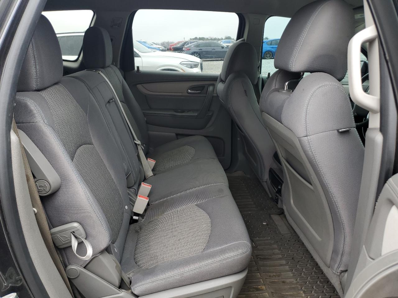 2015 Chevrolet Traverse - Image 12