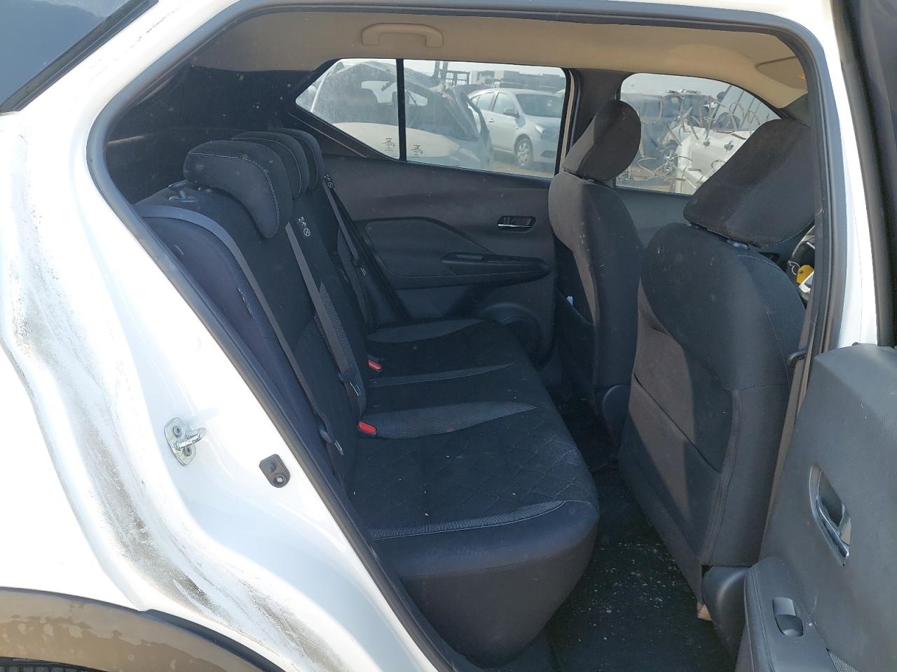 3N1CP5C93JL486293 - 2018 Nissan Kicks S - #86227554