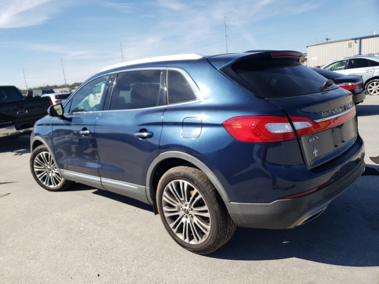 VIN 2LMPJ6LRXHBL12717 2017 LINCOLN MKX no.2