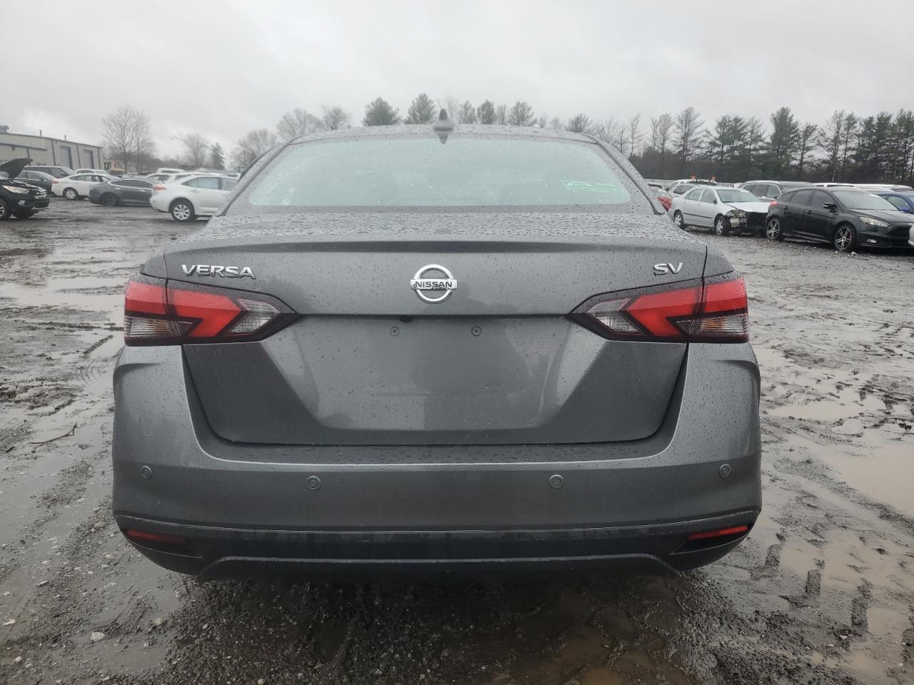 2021 Nissan Versa - Image 6