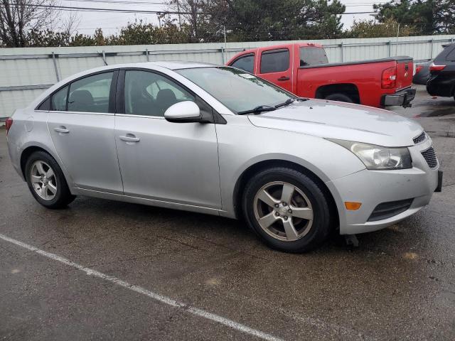 Седани CHEVROLET CRUZE 2013 Сріблястий