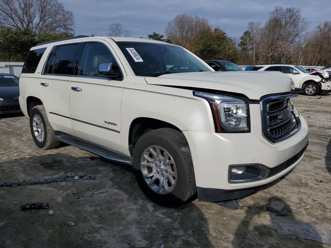 2015 GMC Yukon - Image 4