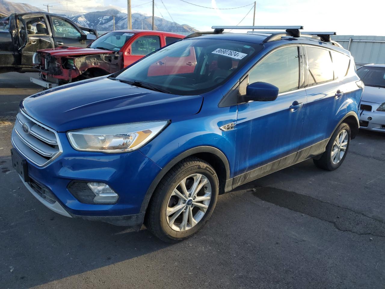 VIN 1FMCU9GD1JUA47140 2018 FORD ESCAPE no.1