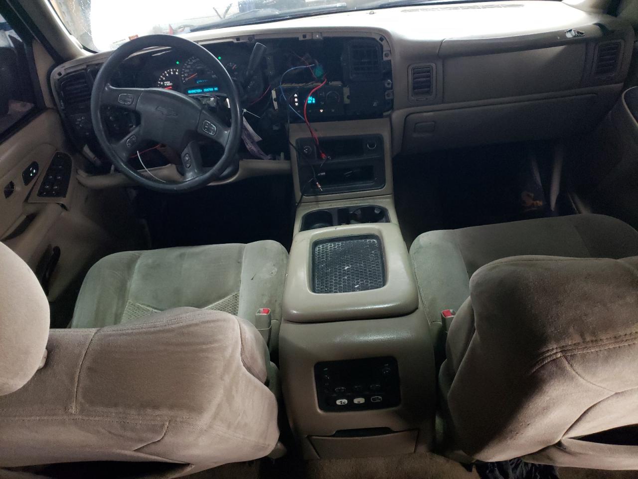 2004 Chevrolet Tahoe - Image 8