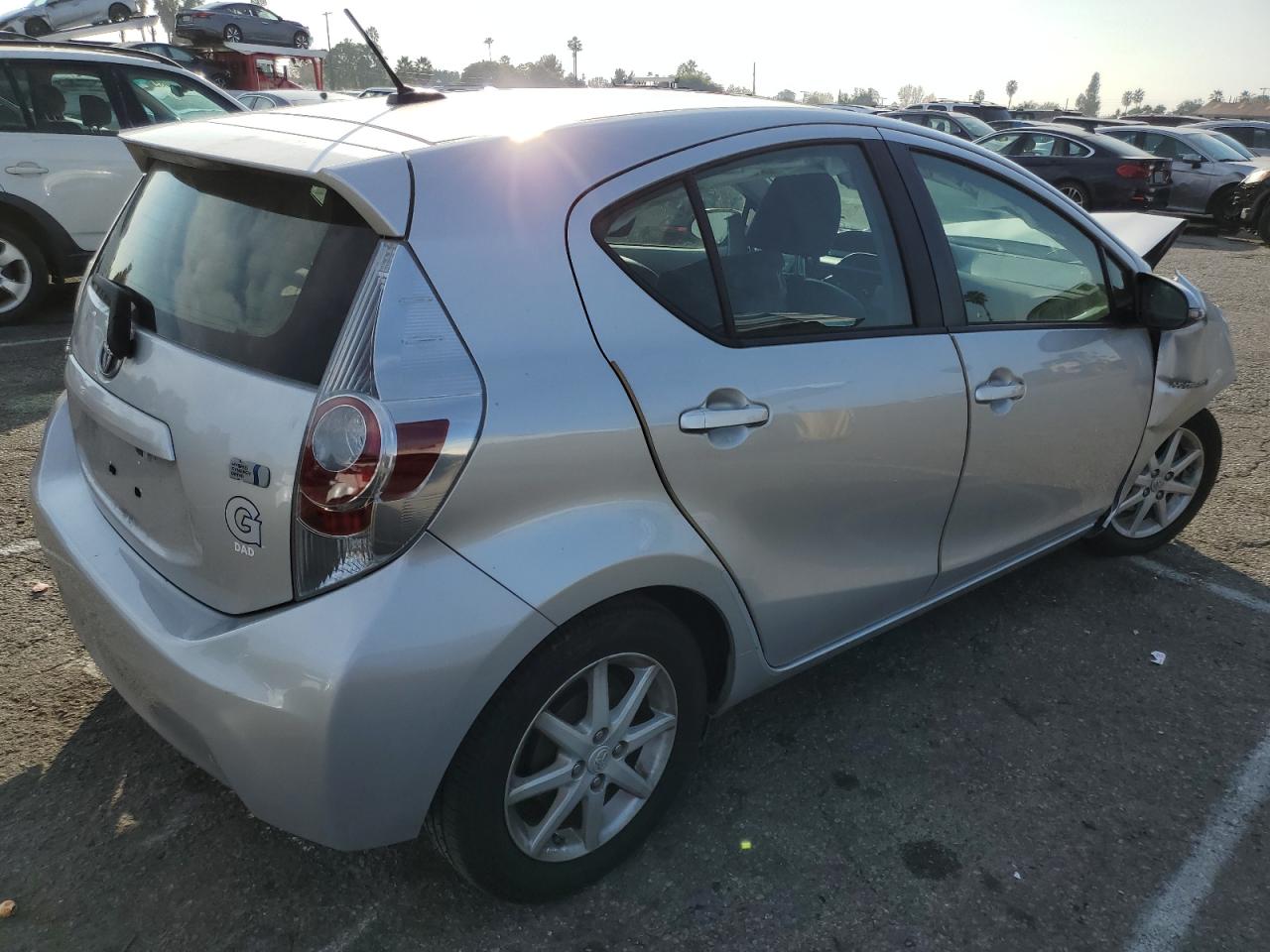 VIN JTDKDTB38D1043975 2013 TOYOTA PRIUS no.3