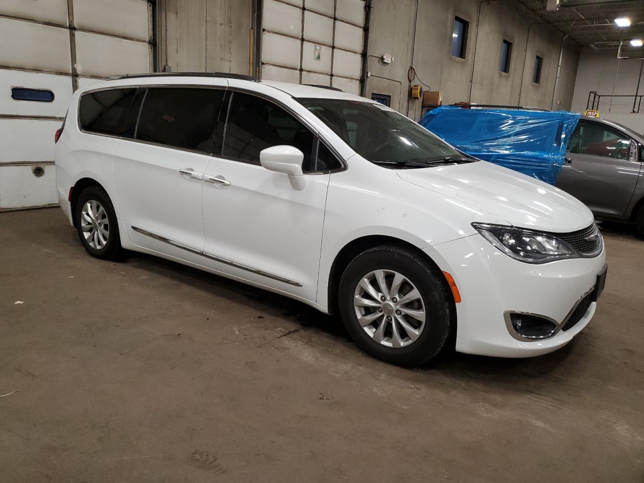 2018 Chrysler Pacifica - Image 4