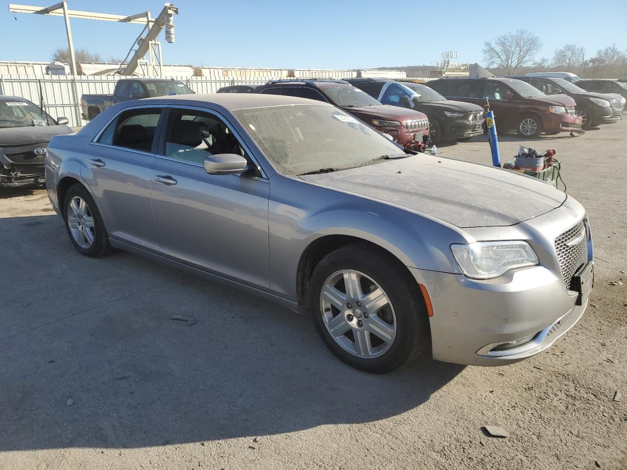 VIN 2C3CCARGXFH757233 2015 CHRYSLER 300 no.4