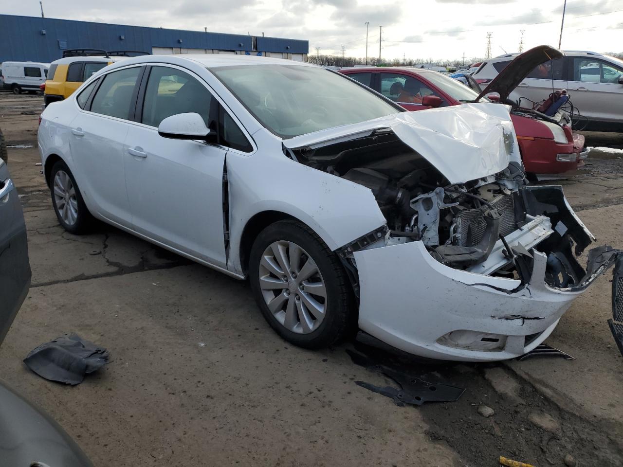 VIN 1G4PP5SK5G4154689 2016 BUICK VERANO no.4