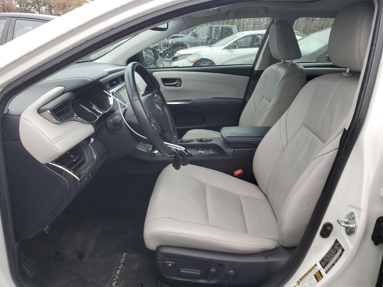 2013 Toyota Avalon - Image 7