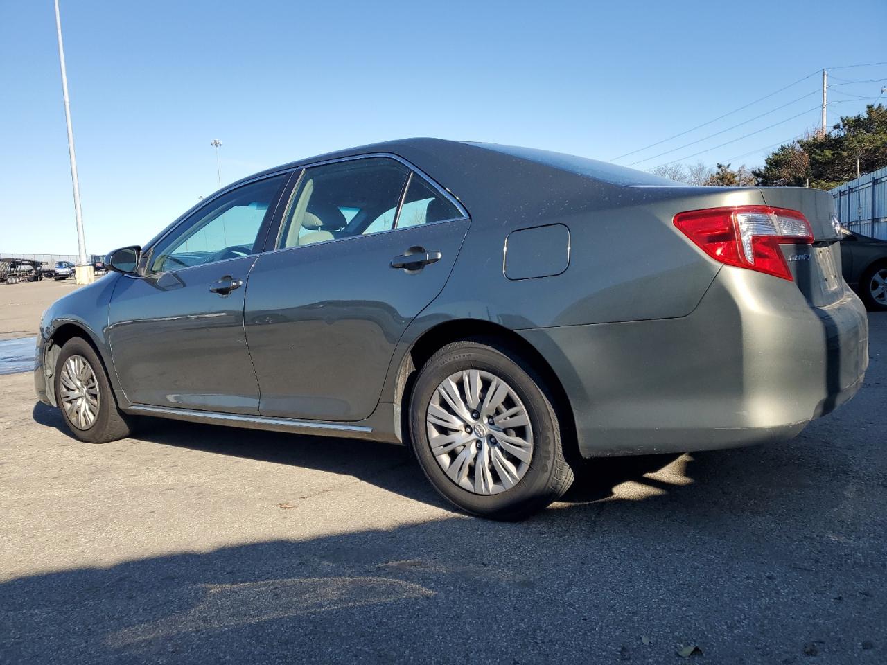 VIN 4T4BF1FK9ER430603 2014 TOYOTA CAMRY no.2