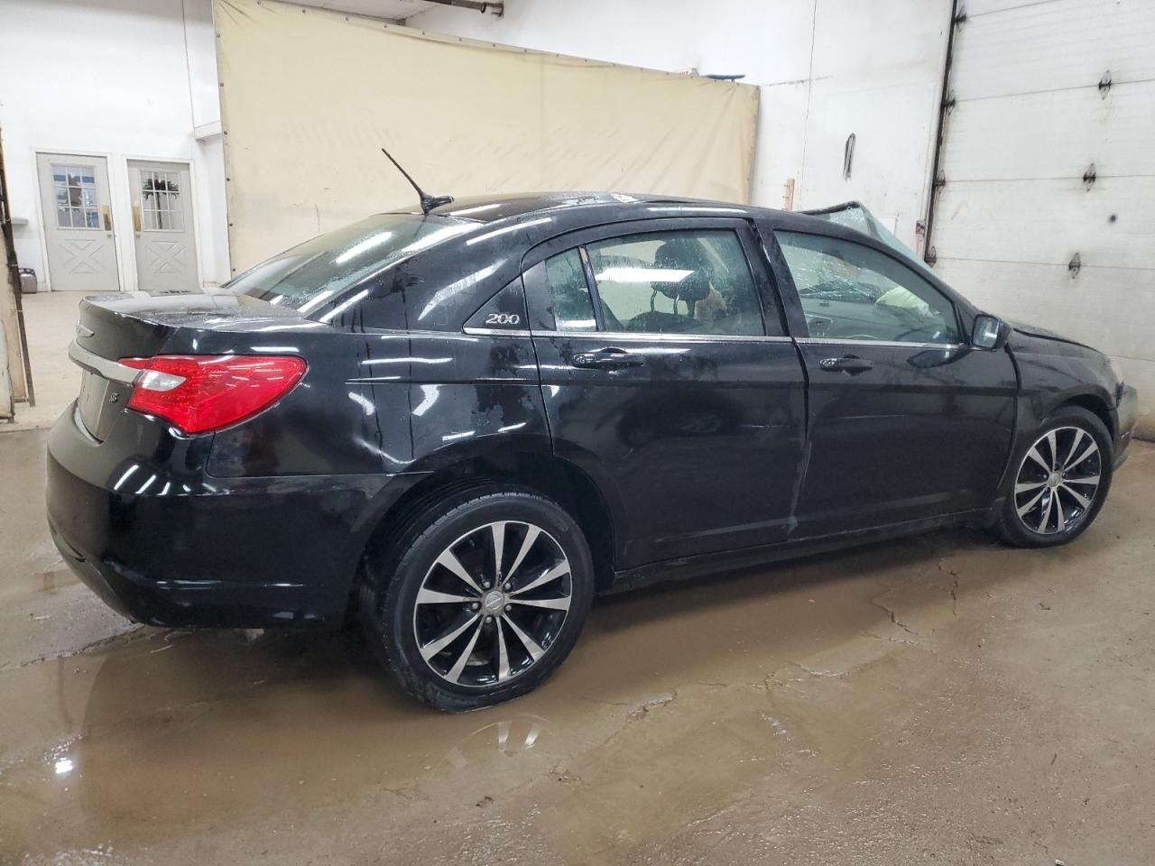 2012 Chrysler 200 - Image 3