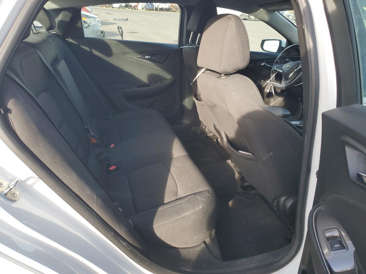 2018 Chevrolet Malibu - Image 10