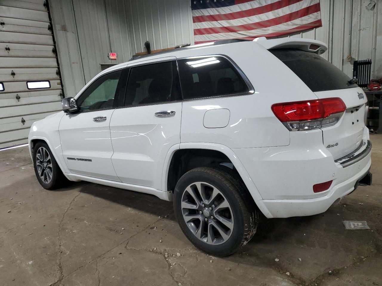 2018 Jeep Grand Cherokee - Image 2