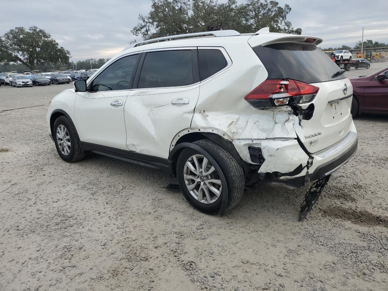 2018 Nissan Rogue - Image 2