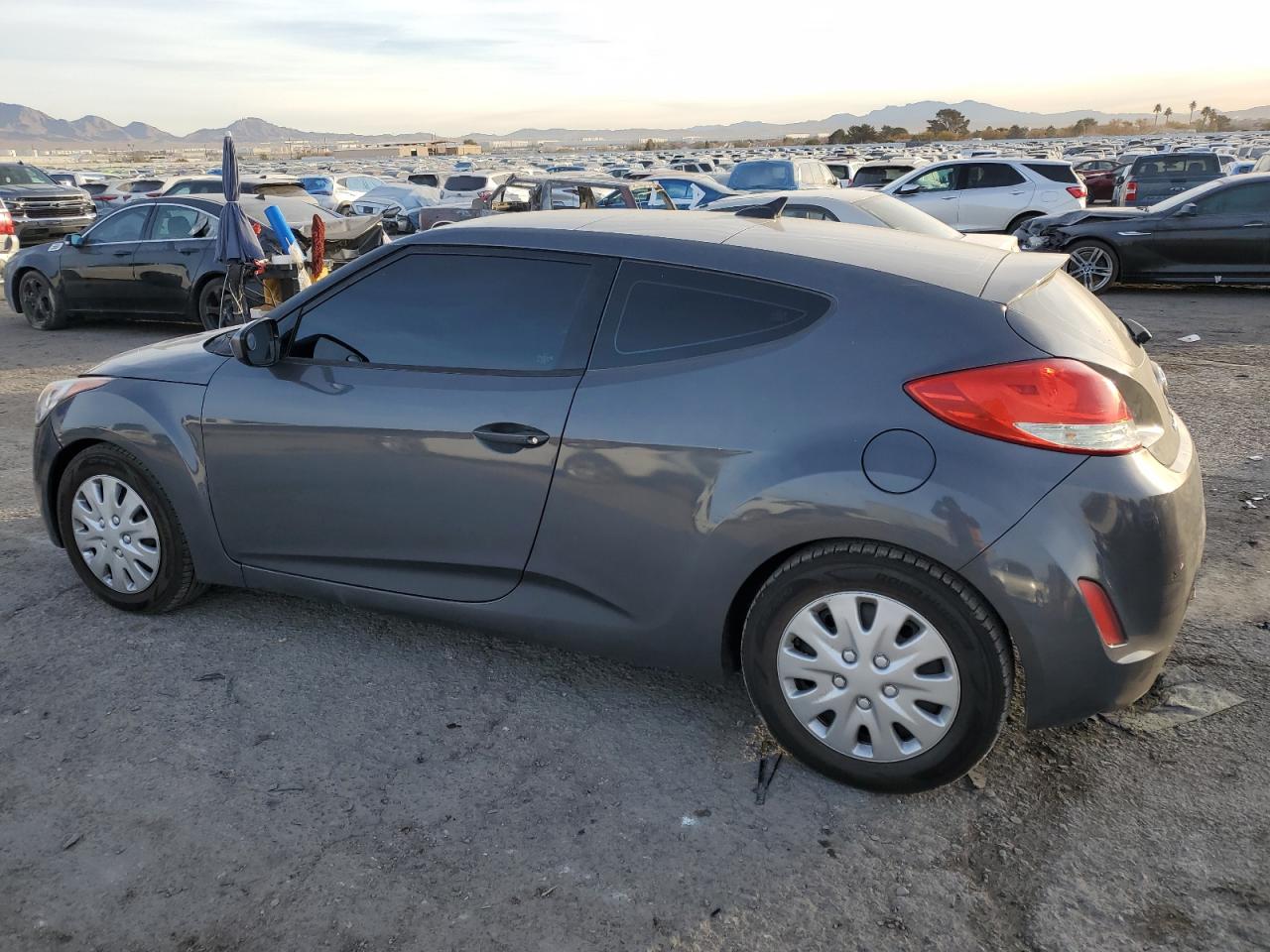 VIN KMHTC6AD8DU150702 2013 HYUNDAI VELOSTER no.2