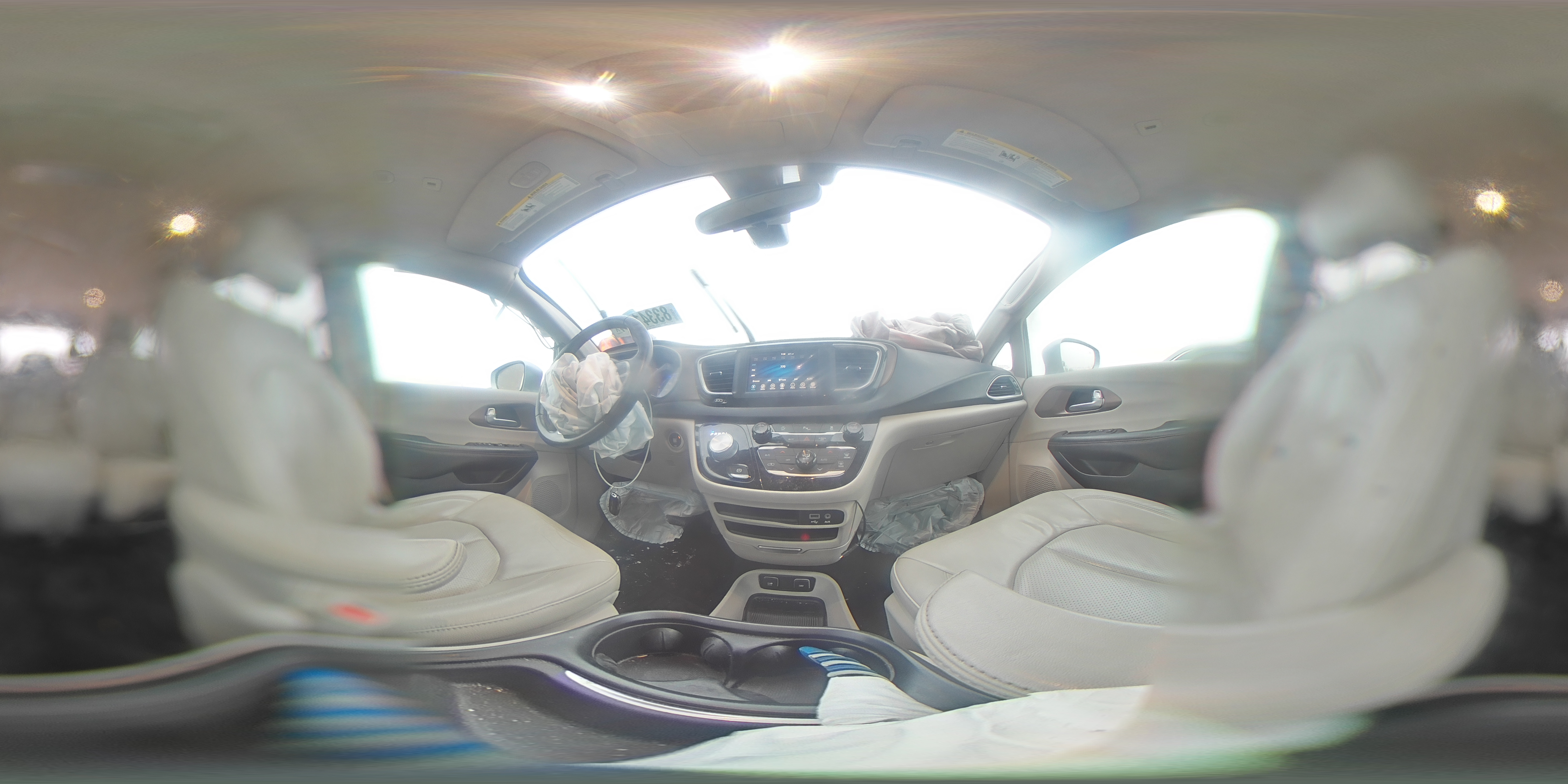 2018 Chrysler Pacifica - Image 13
