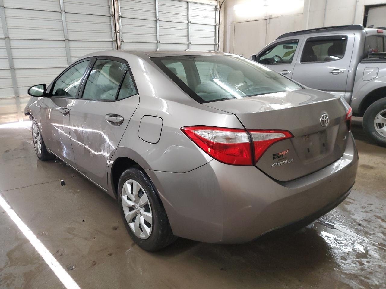 VIN 5YFBURHE9GP403962 2016 TOYOTA COROLLA no.2