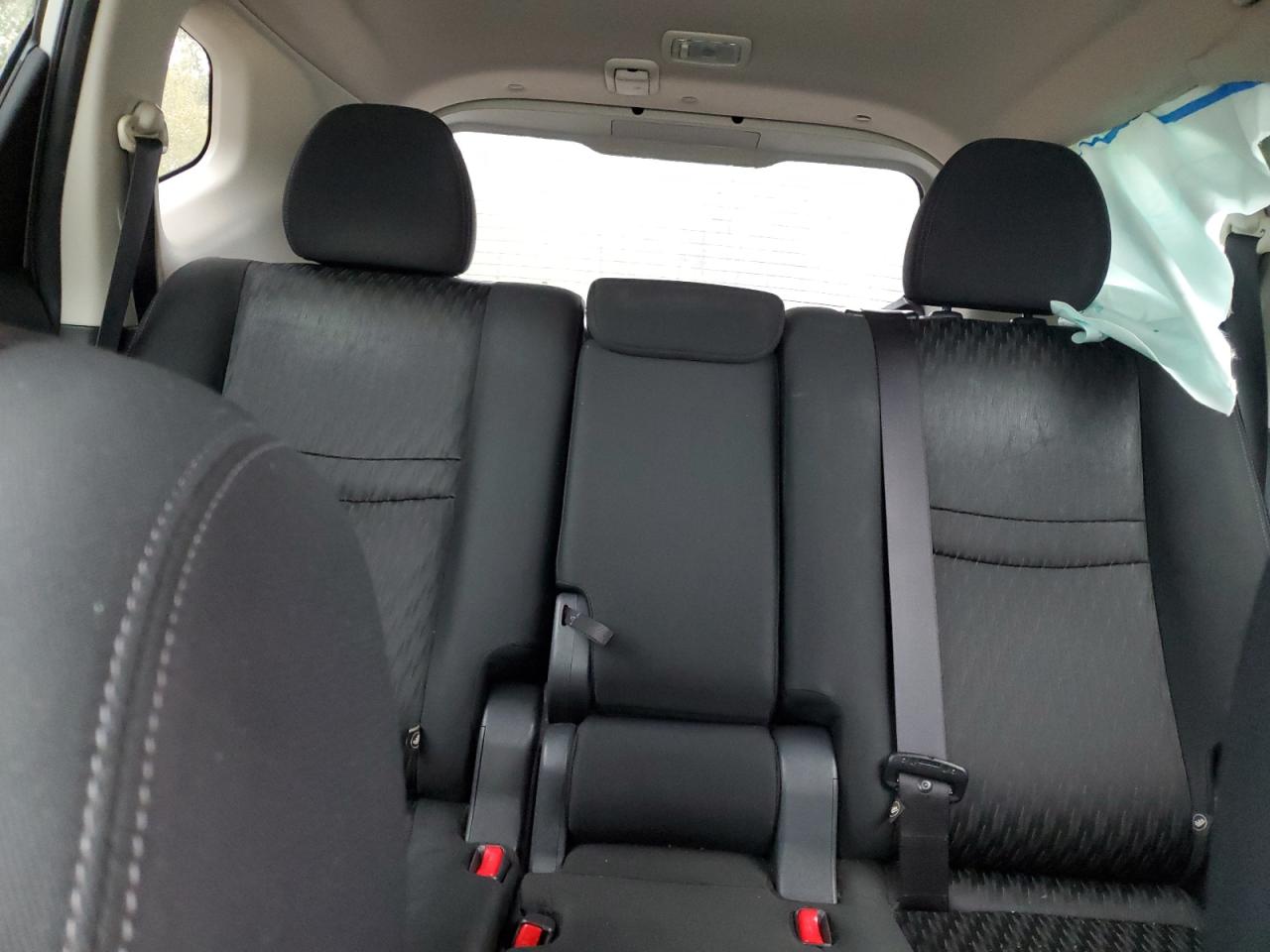 2017 Nissan Rogue - Image 10