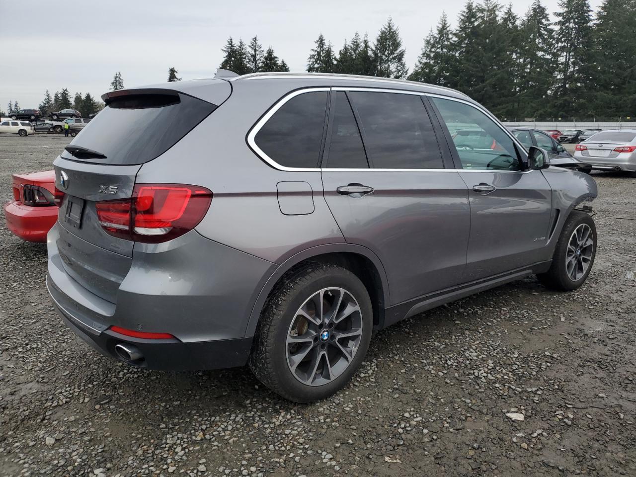 VIN 5UXKR0C36H0V78375 2017 BMW X5 no.3